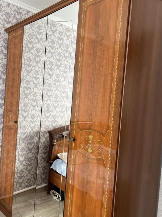 Продам шкаф и кровать.