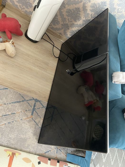 Продам смарт телевизор LG, диагональ 140