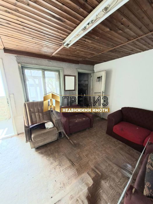 Продажба Къща гр. Шумен - Болницата 35m² и двор 120m²