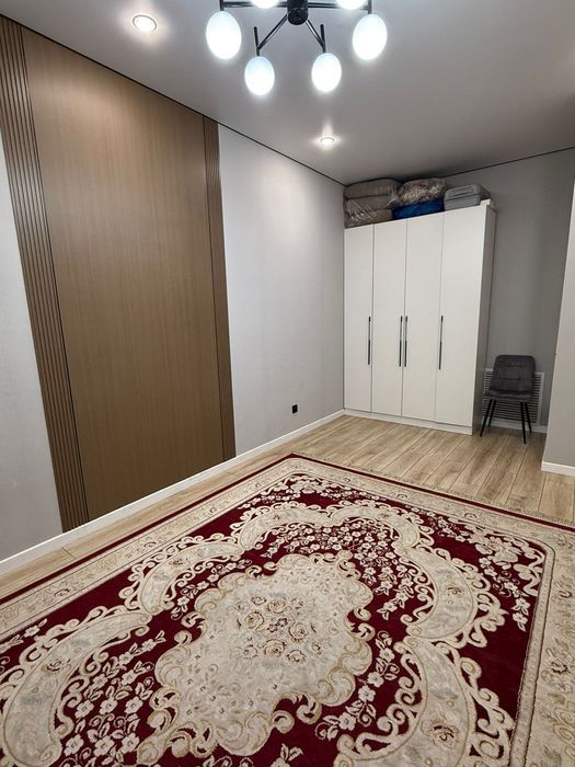 Продам квартиру Айтматова 62