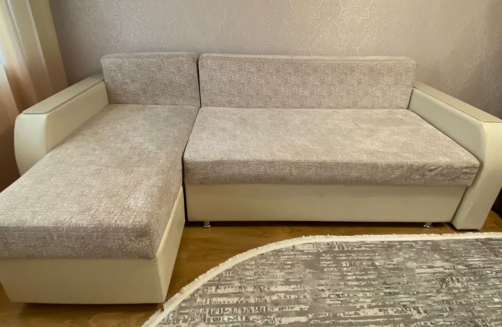 Диван в хорошем состоянии