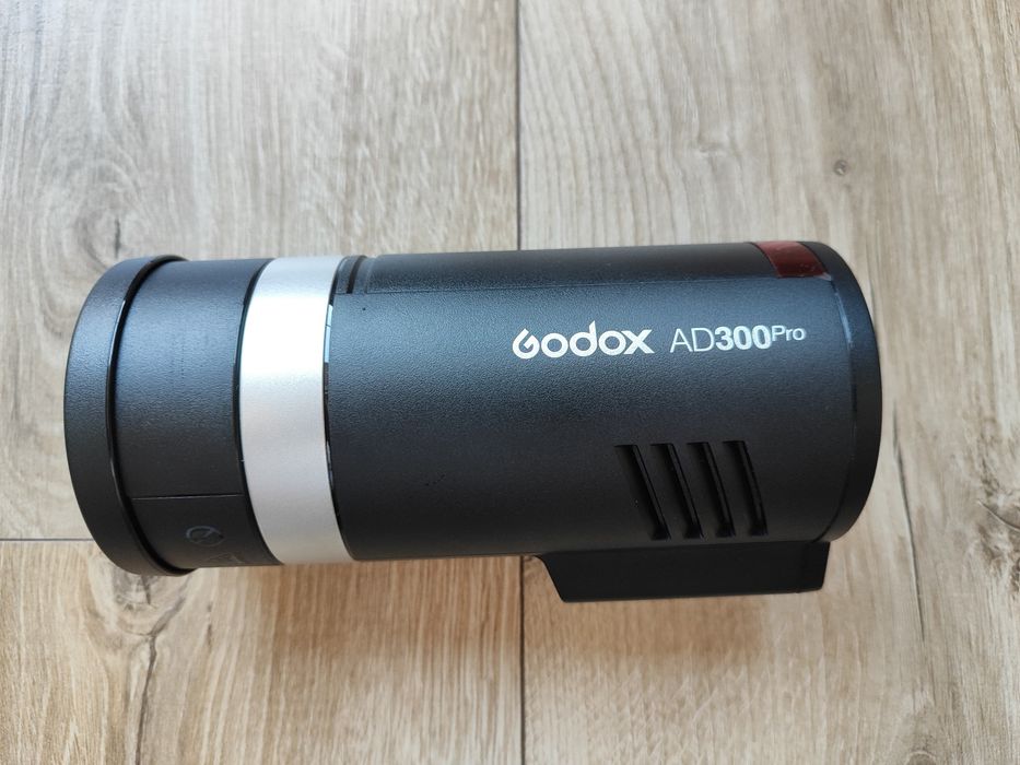 Светкавица Godox ad300 pro