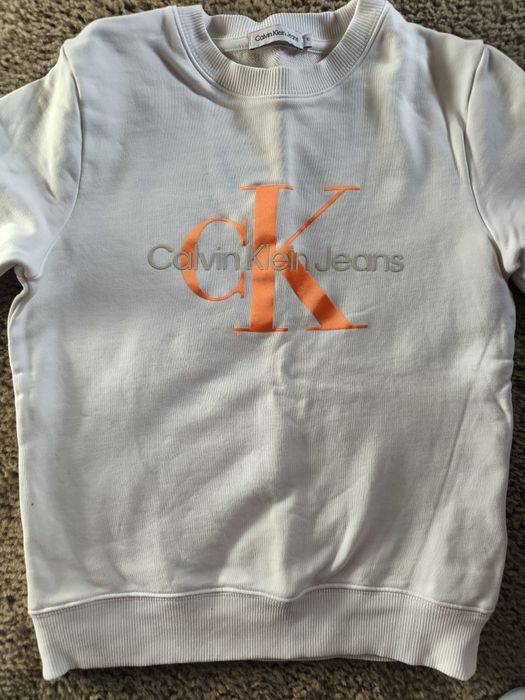 Оригинална блузка на Calvin Klein за госпожица