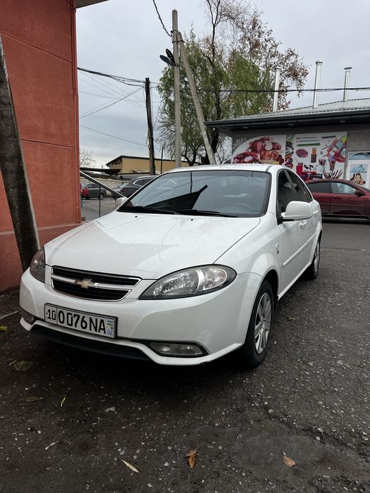 Gentra 2015 1-pozitsiya sotiladi. 147000 probeg halol. Bir qo’l moshin