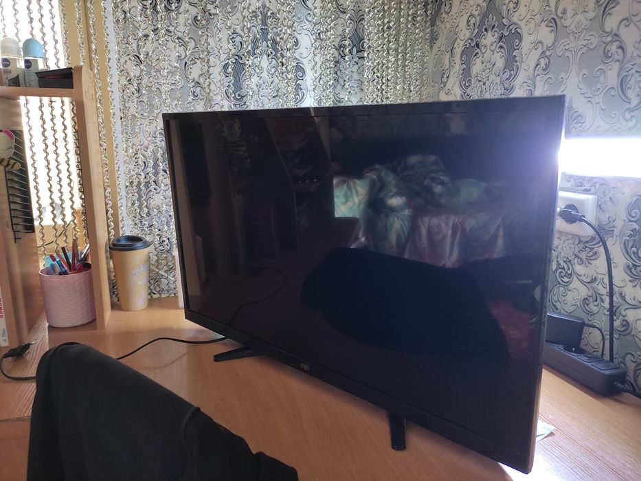 Смарт тв продам диагональ 81