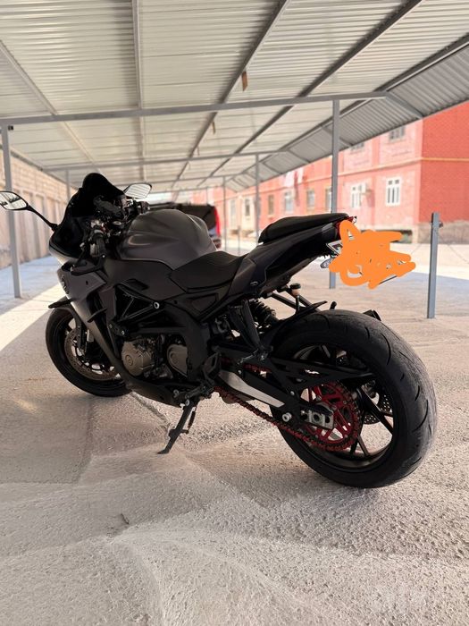 QJ Moto 6000 kubali

Максималка 240+
Глушитель Акрапович(тихий зв