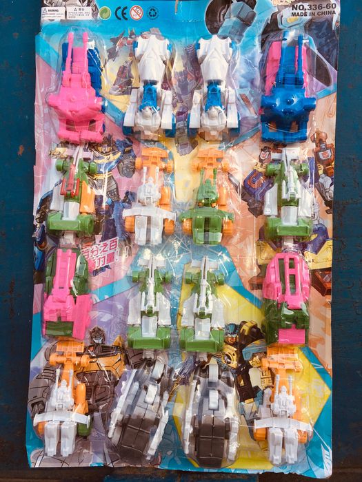 Набор игрушек на полете