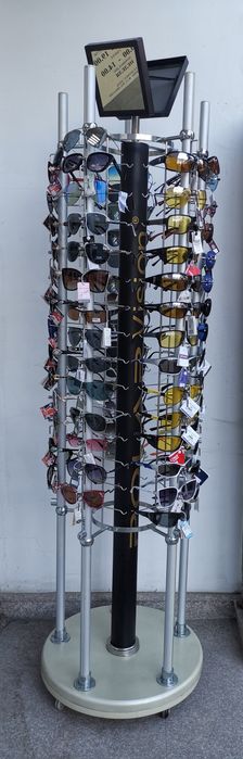 Стийка за слънчеви очила