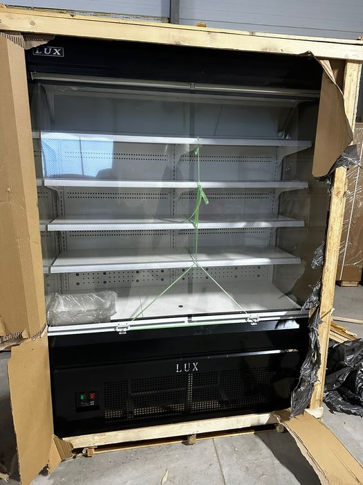 Витринные горки со склада