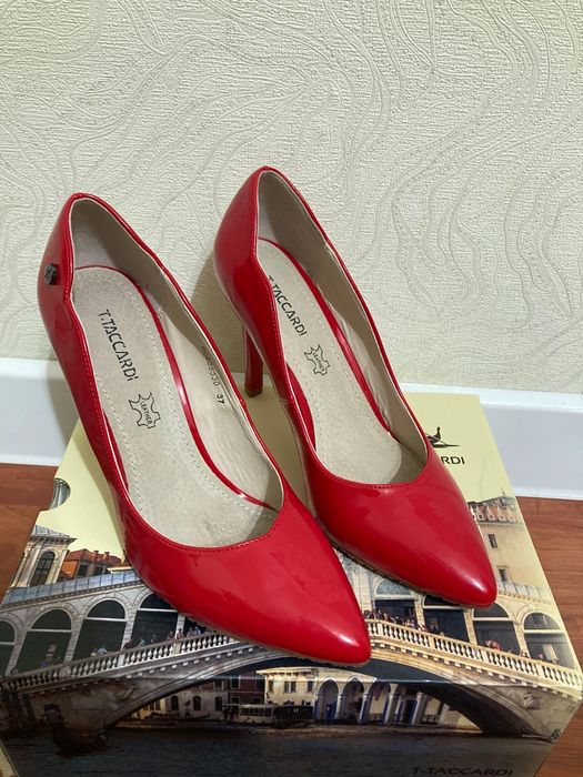 Продам женскую обувь