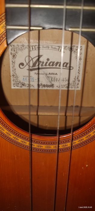 Vând chitară Ariana