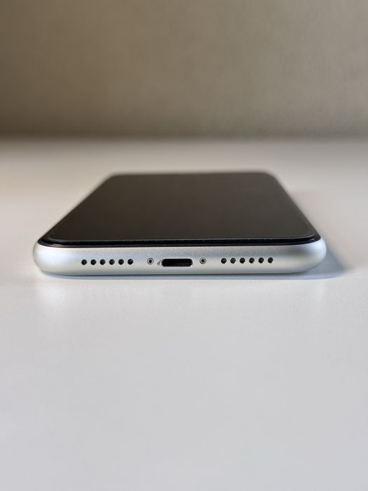 iPhone 11 128GB Бял – Батерия 100%, Като Нов, Отключен