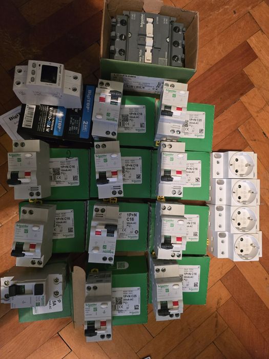 Vând siguranțe electrice Diferențiale RCBO si rele