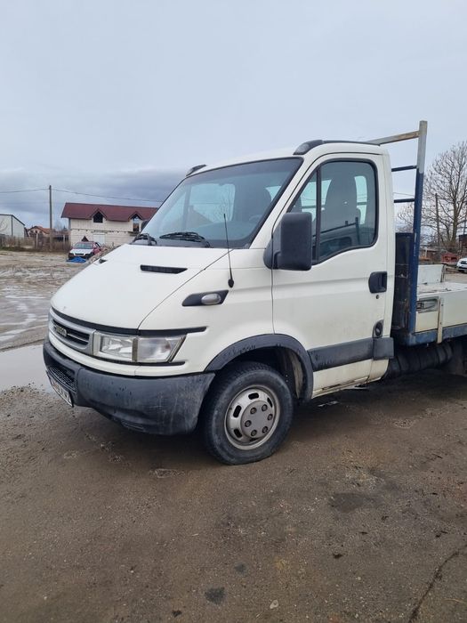 Vand sau schimb autoturismele din imagine