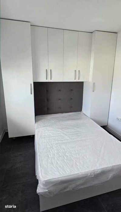 Inchiriez 2 camere decomandat renovat zona Colina Grivitei cu parcare