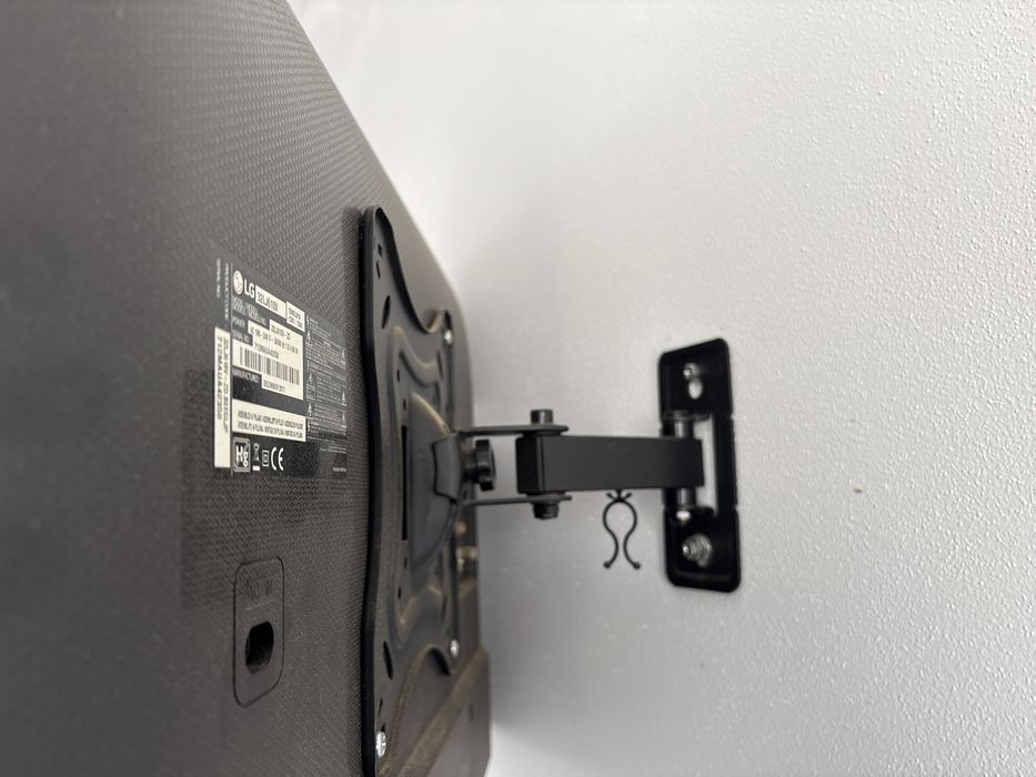 Televizor lg 81 cm cu suport perete