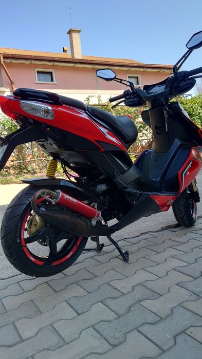 Aprilia SR  априлиа скутер