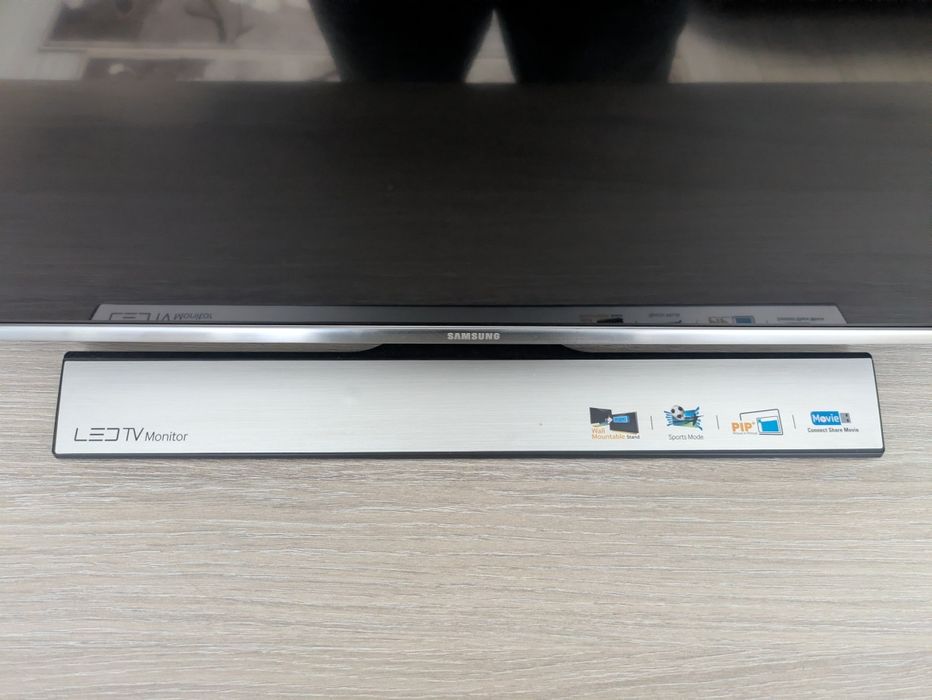 Samsung LT24E310EX – TV LED 24”