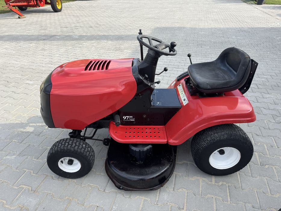 Tractor tractoras tuns iarba gazon 13 CP
