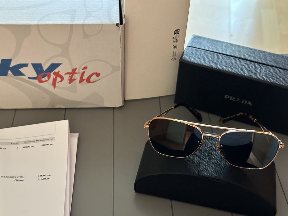 Слънчеви очила Prada