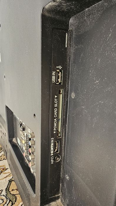 Телевизор LG 12000тг с пультом