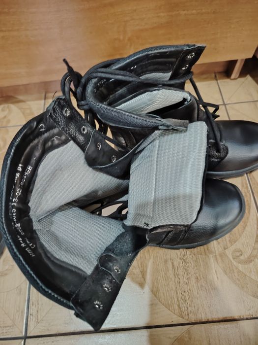 Срочно продам берцы