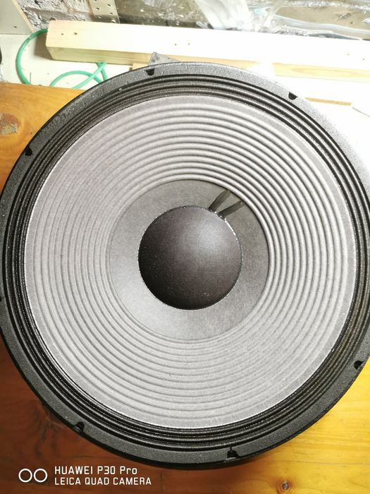 Остана ми един JBL 15"