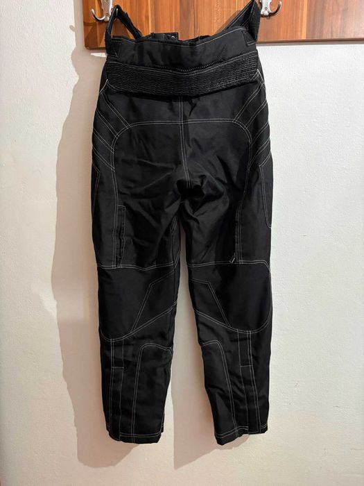 Pantaloni Moto textil in stare foarte buna, marimea L, cu protectii sold si genunchi