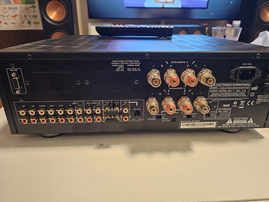 NAD C375 BEE усилвател