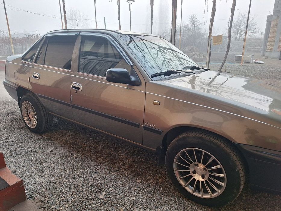 Nexis 1 sotiladi yili 2000