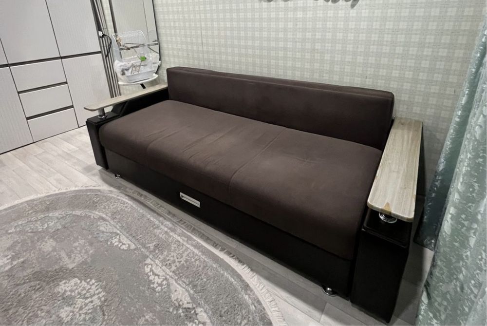 Срочно продается диван