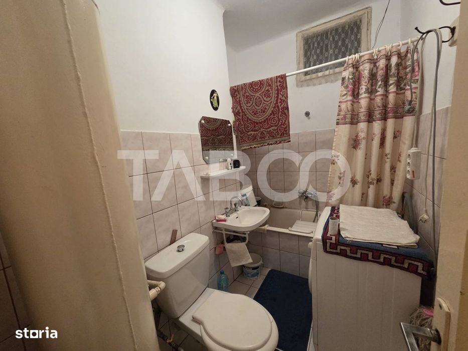 Apartament 2 camere semidecomandat 42 mp utili etajul 1 zona Negoiu
