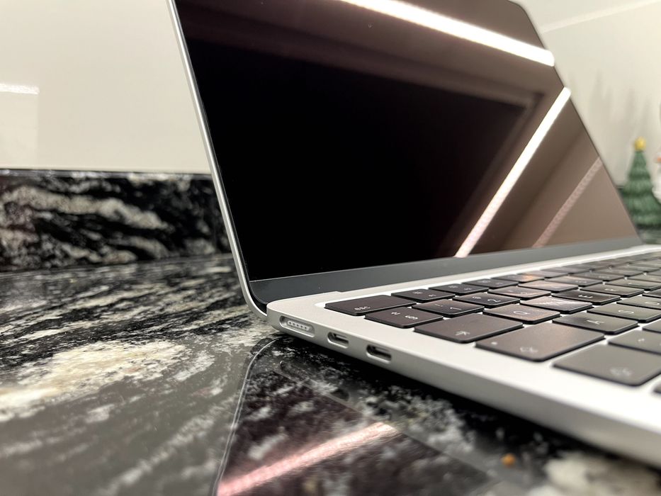 Macbook Air M3 13" 8 GB RAM 256 GB SSD 2024