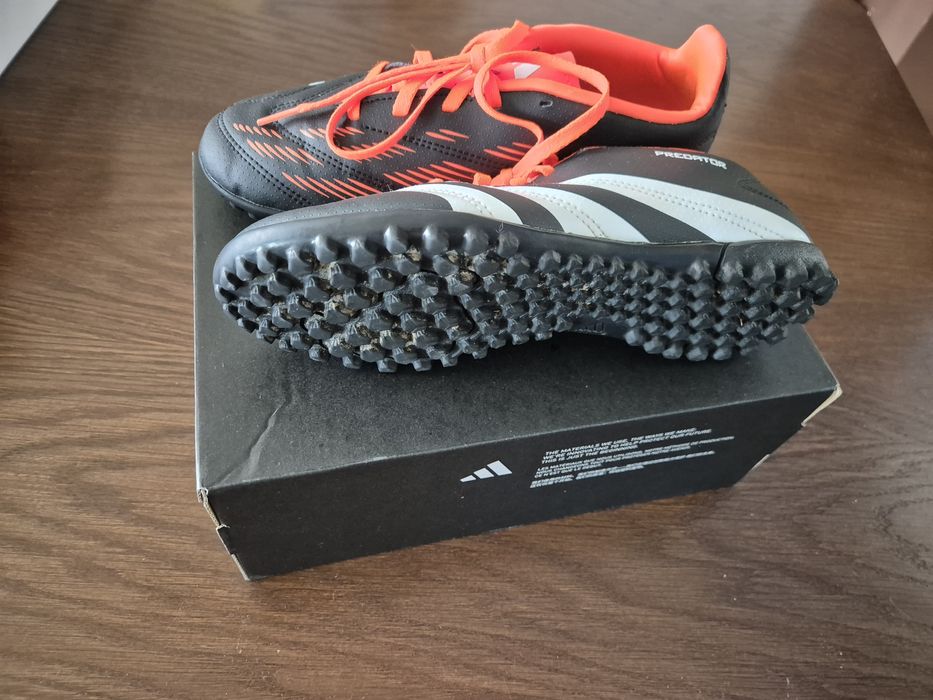 Маратонки за футбол Adidas