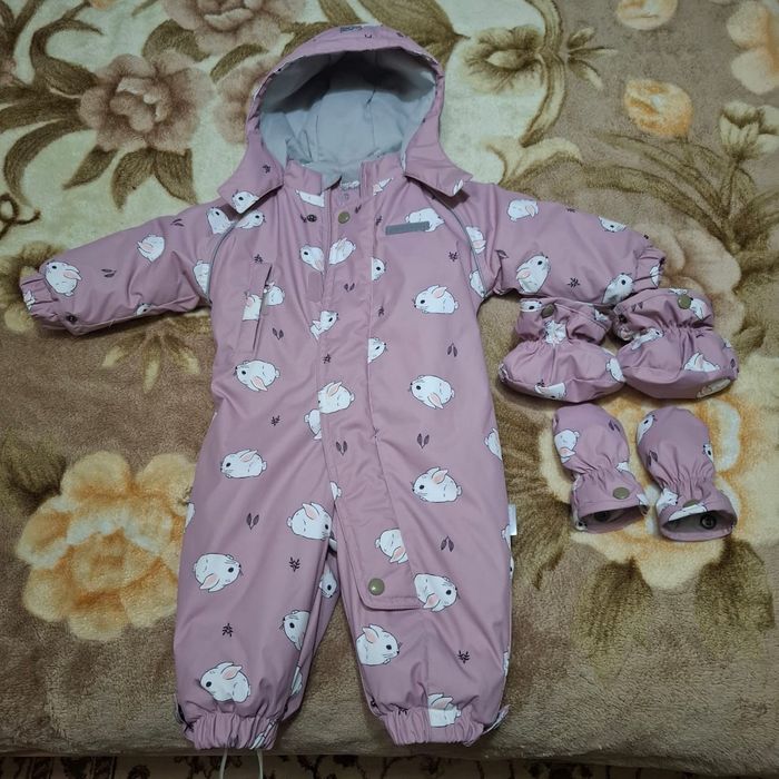 Продаётся детский комбинезон.