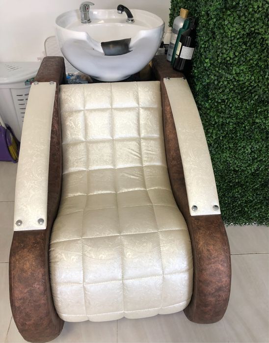 Продавам фризьорско оборудване