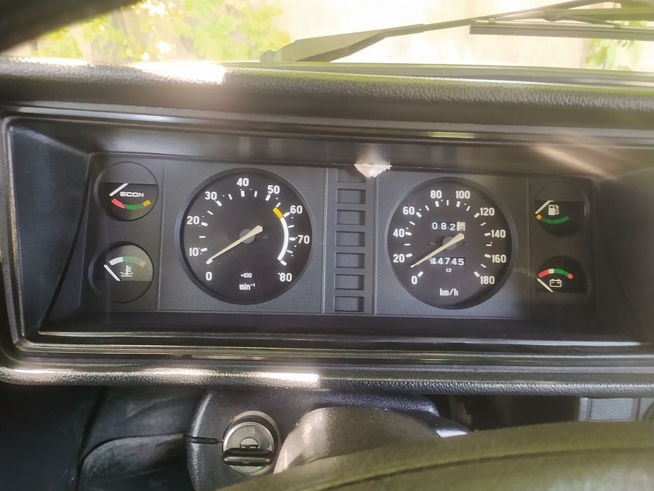 Vaz 2107 sotiladi