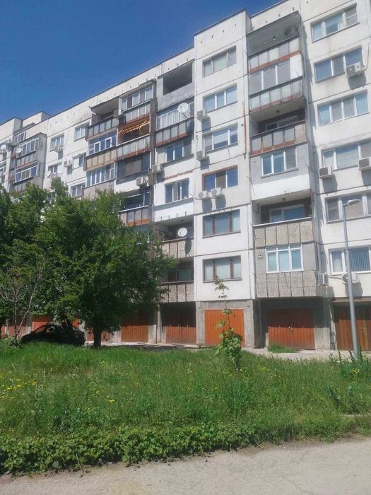 Продава се Тристаен апартамент в Плевен, Дружба 4 - 86 кв.м за 1012 €/кв.м - Снимка #1