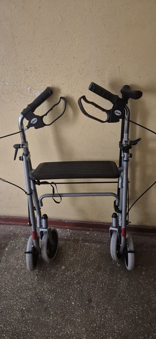 Cadru medical persoane cu dizabilități