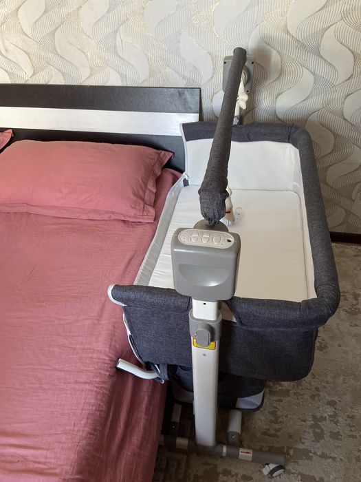 Манеж-кровать б/у состояние отличный почти новый