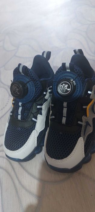 Кроссовки 29 размер.Туфли.