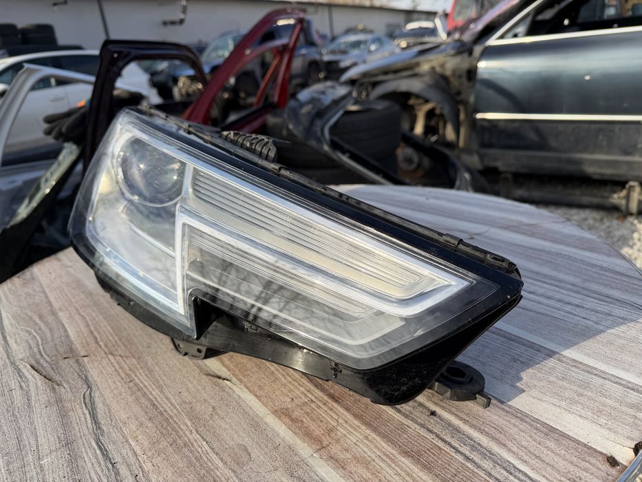 Фар Audi A4 B9