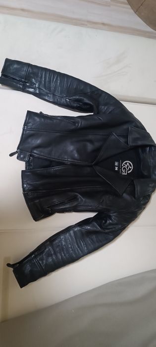 Кожаная мото-куртка