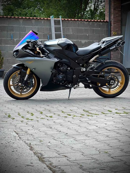 YAMAHA R1 Big Bang Crossplane