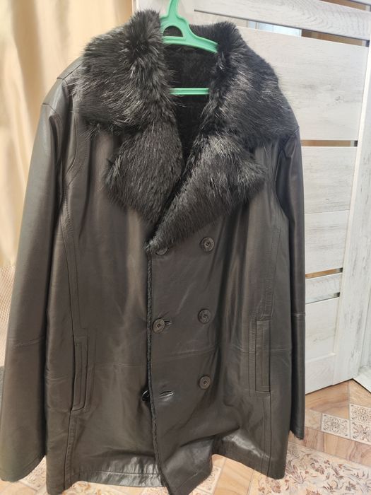 Продам мужскую кожаную натуральную  дублёнку. Отделка воротника- бобер