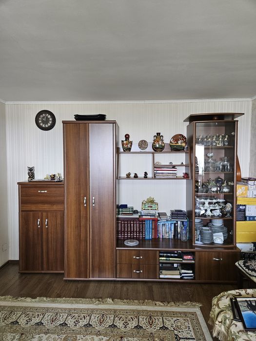 Продам горрку - стенку.