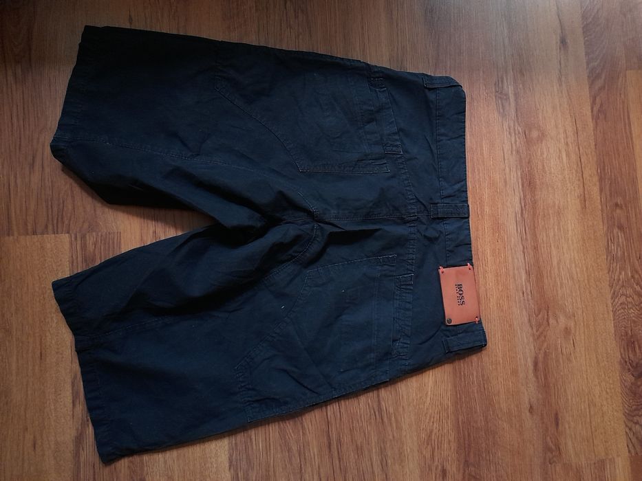 BOSS тениска и панталонки S- M размер.