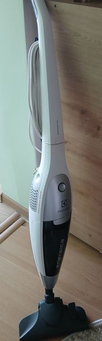 Vând aspirator Electrolux
