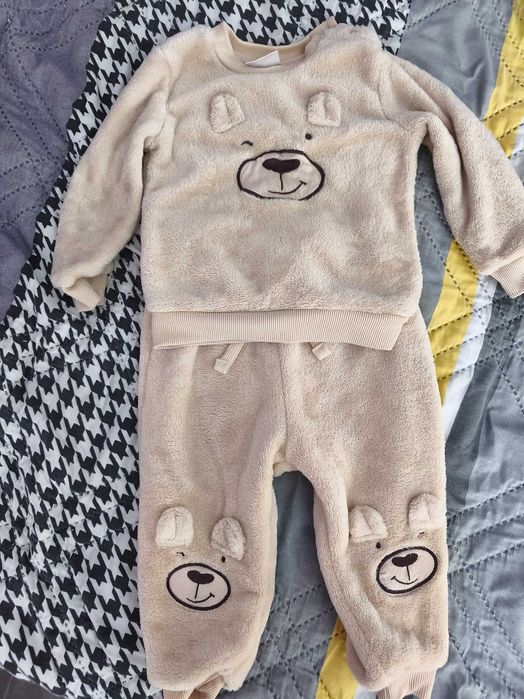 Дрехи за бебе от 3 до 9 месеца