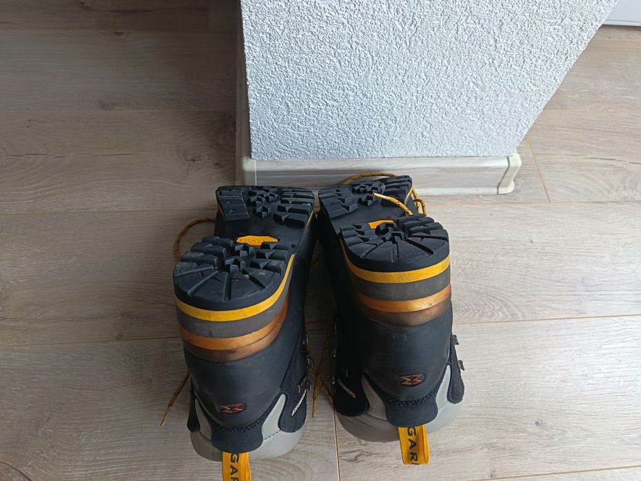 Vand bocanci impecabili